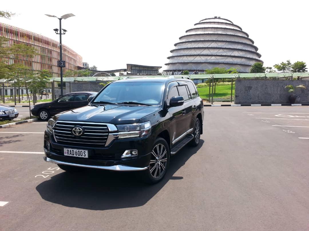 Chauffeur car hire Kigali, luxury chauffeur services Kigali, executive car hire Kigali, chauffeur-driven cars Kigali, premium chauffeur services Kigali