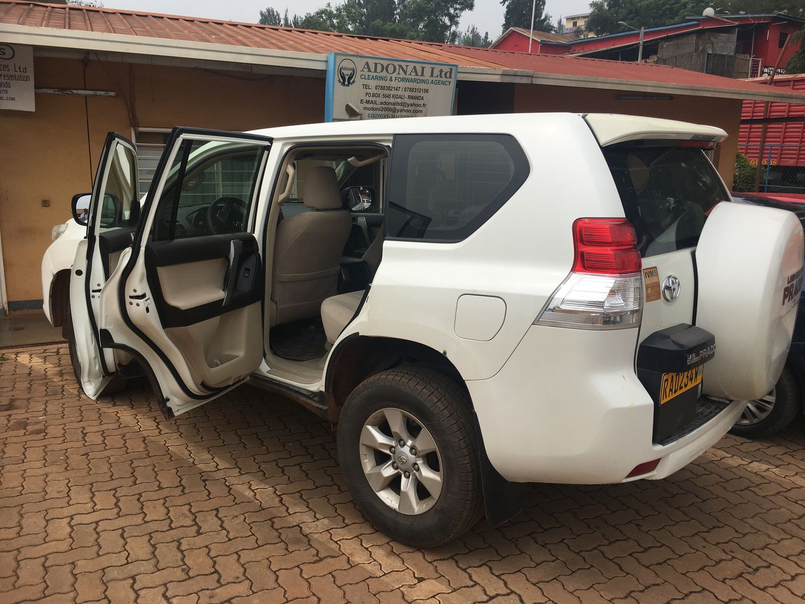 SUVs Rwanda Car Rental, SUV rental Rwanda, 4x4 SUVs Rwanda, luxury SUVs Rwanda, affordable SUV rental Rwanda